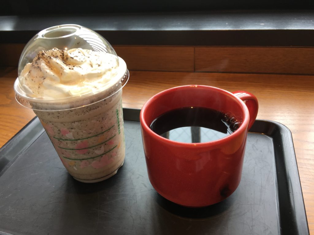 スターバックス出雲大社店のコーヒーなど