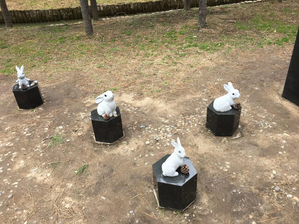 出雲大社のウサギたち