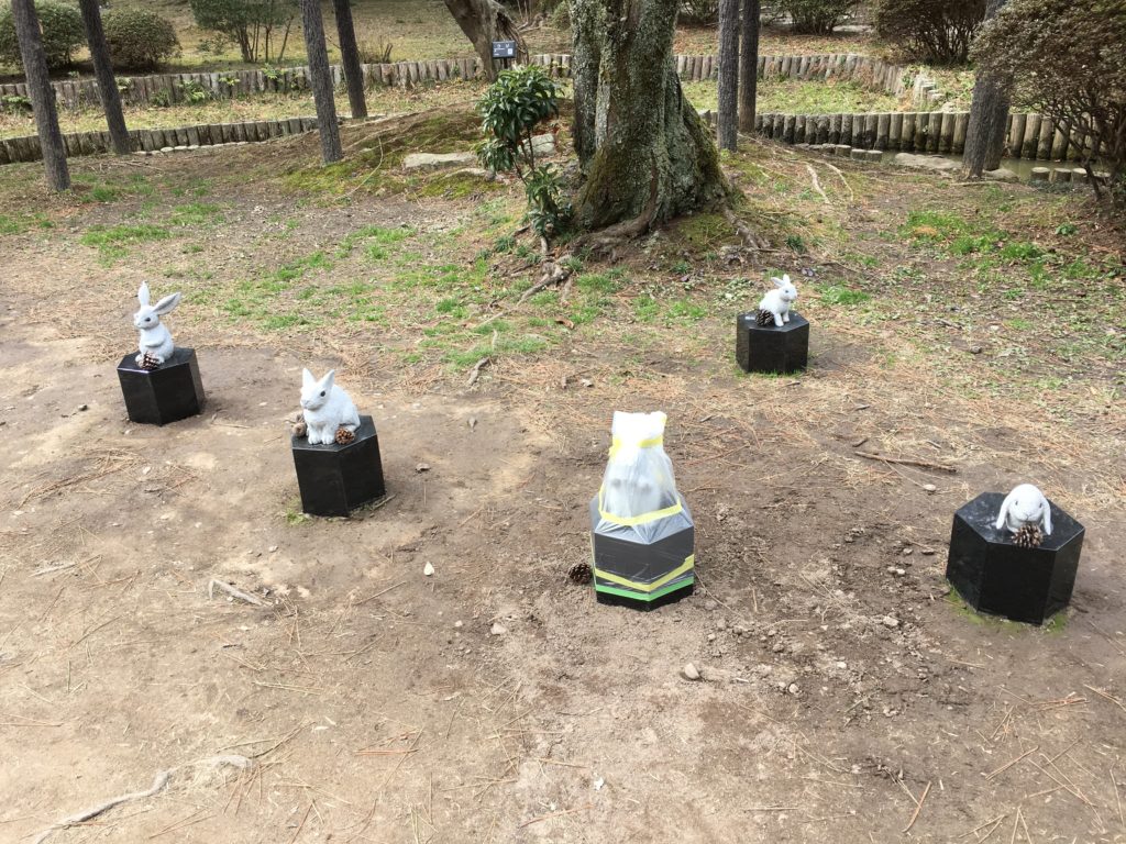 出雲大社のウサギたち