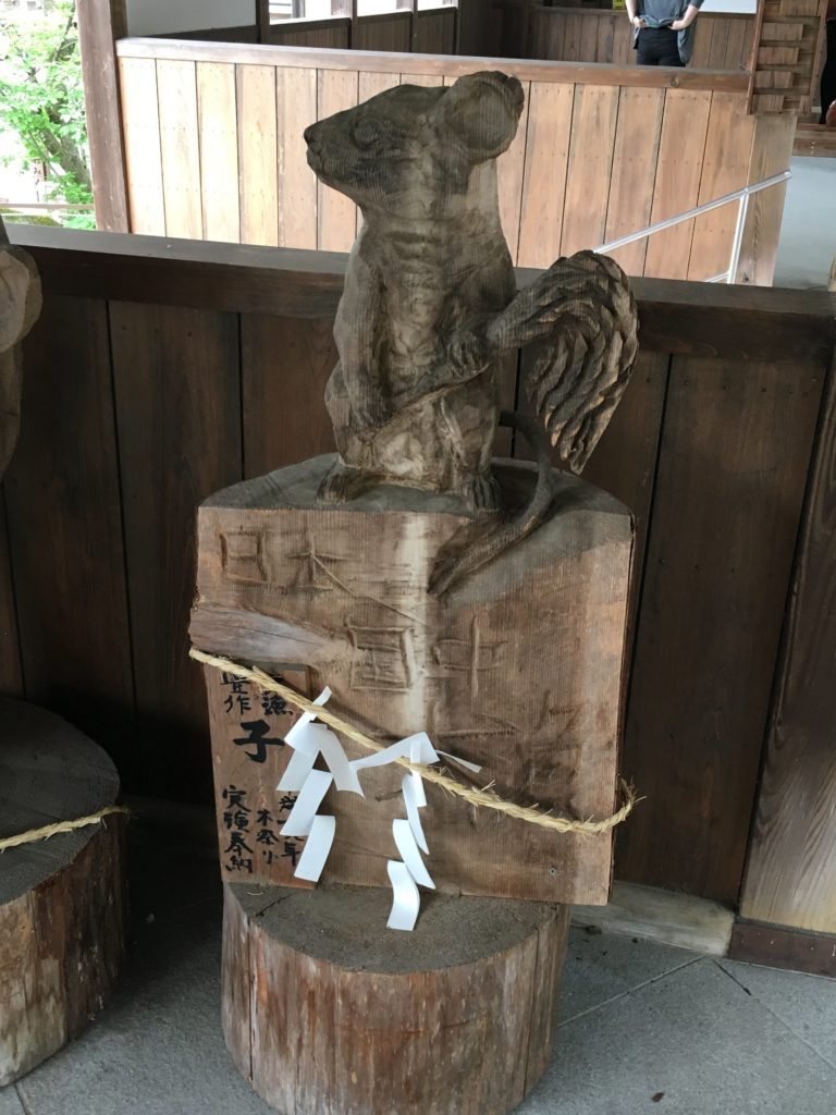 伊太祁曽神社　チェーンソーカービング