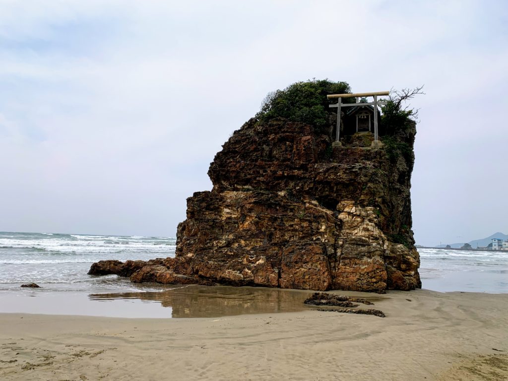 稲佐の浜 弁天島