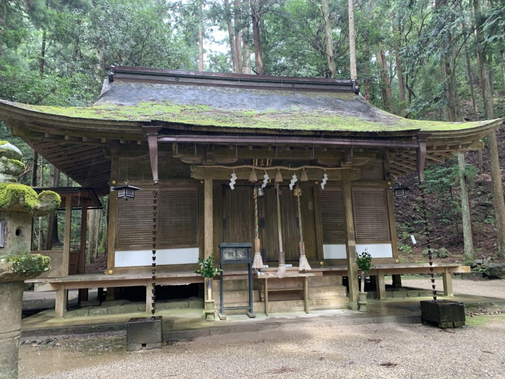 室生龍穴神社の拝殿
