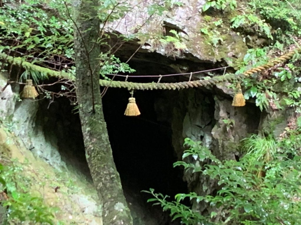 室生龍穴神社　奥宮　龍穴