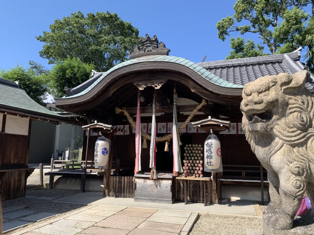 姫嶋神社の狛犬さんと本殿