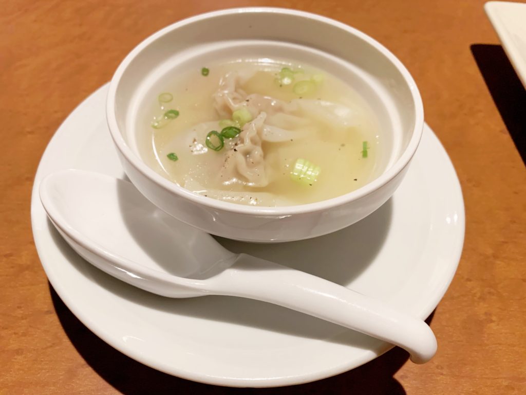ビストロとんとろすぶた　そらの「ワンタンスープ」