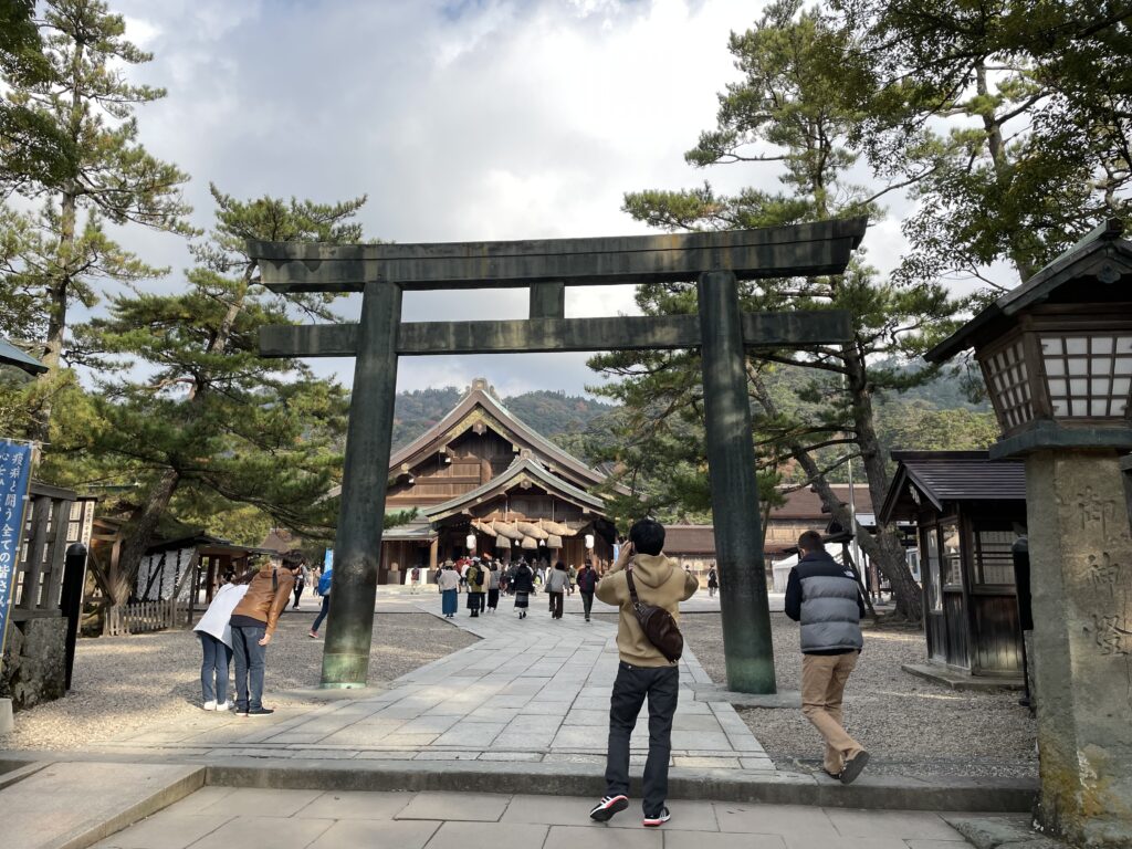 出雲大社 銅の鳥居